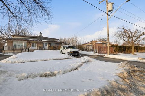 Photo 4 at 3783 Morning Star Drive, Malton, Mississauga