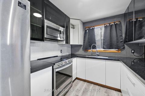 Photo 14 at 3783 Morning Star Drive, Malton, Mississauga