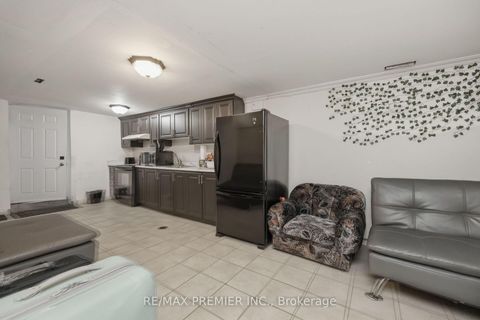 Photo 33 at 3783 Morning Star Drive, Malton, Mississauga