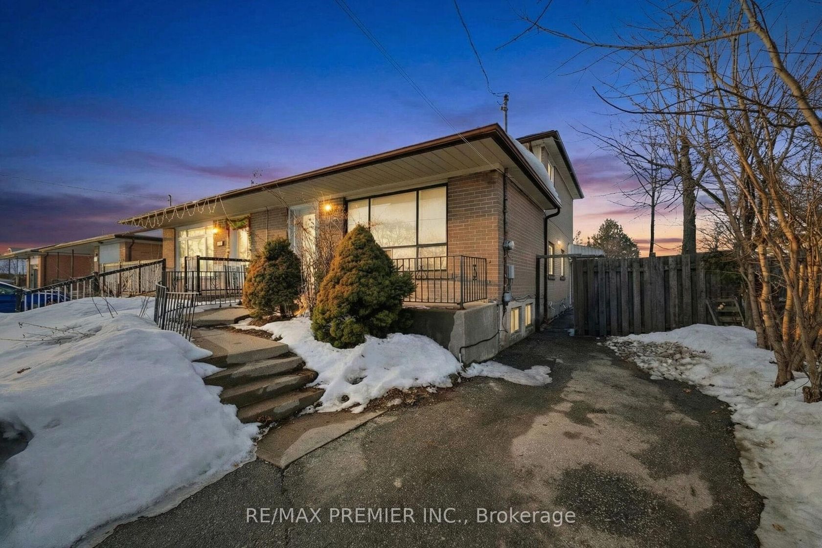 3783 Morning Star Drive, Malton, Mississauga photo number 2