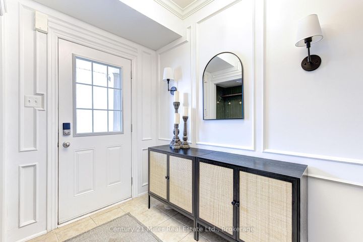 Photo 3 at 24 HUGILL Way, Waterdown, Hamilton