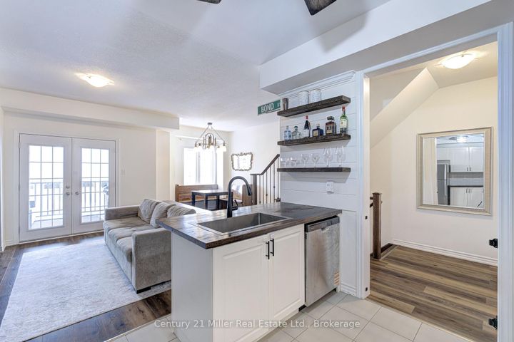 Photo 14 at 24 HUGILL Way, Waterdown, Hamilton