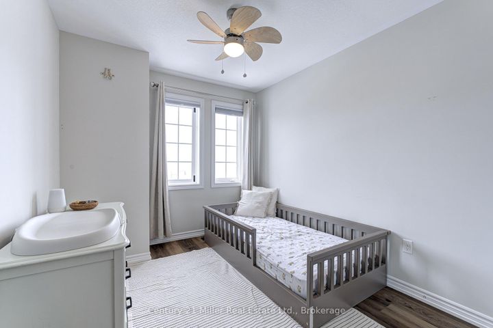 Photo 16 at 24 HUGILL Way, Waterdown, Hamilton