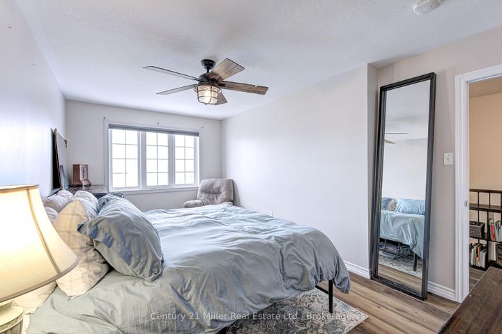 Photo 18 at 24 HUGILL Way, Waterdown, Hamilton