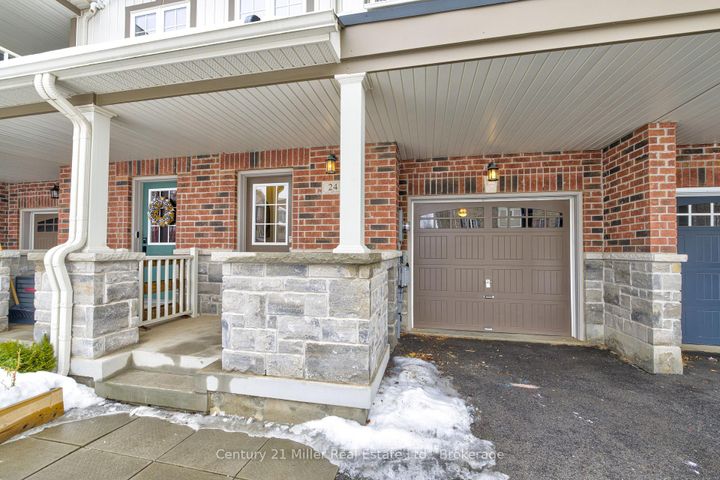 Photo 27 at 24 HUGILL Way, Waterdown, Hamilton