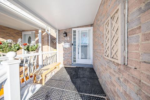 Photo 2 at 6 Mansewood Gardens, West Hill, Toronto