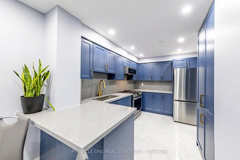 Photo 11 at 6 Mansewood Gardens, West Hill, Toronto