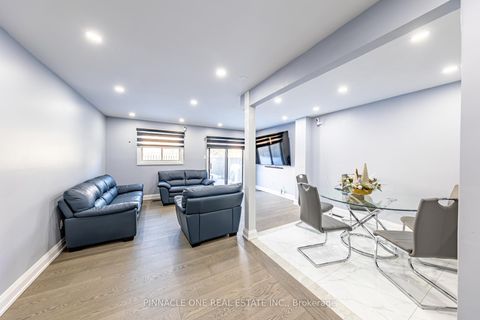 Photo 13 at 6 Mansewood Gardens, West Hill, Toronto