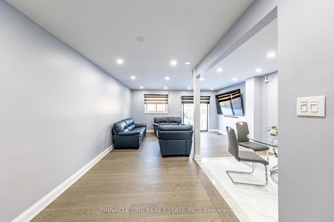 Photo 18 at 6 Mansewood Gardens, West Hill, Toronto