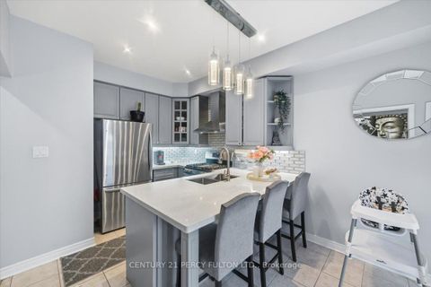 Photo 11 at 67 Kenilworth Crescent, Brooklin, Whitby