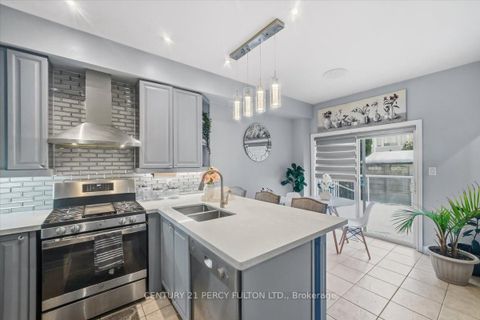 Photo 12 at 67 Kenilworth Crescent, Brooklin, Whitby