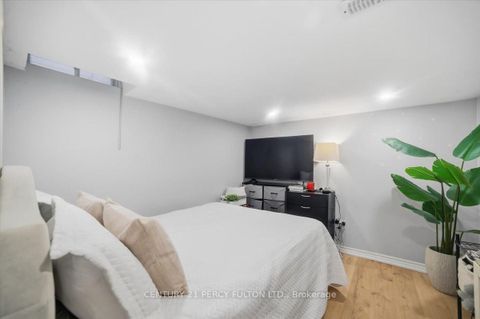 Photo 31 at 67 Kenilworth Crescent, Brooklin, Whitby