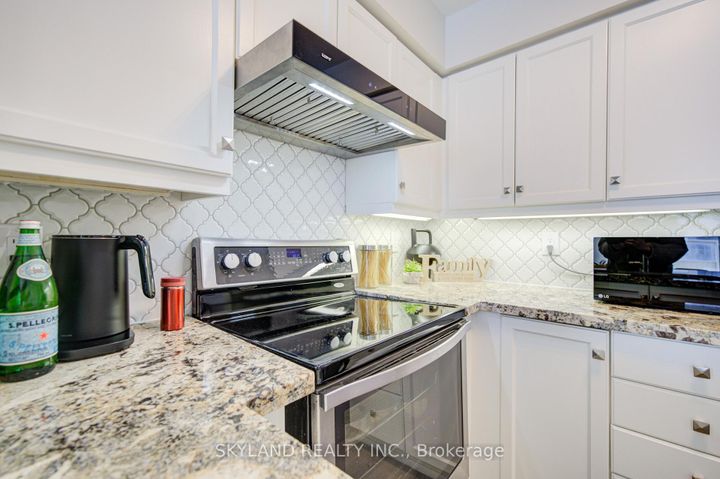 Photo 11 at 1511 - 8 Rean Drive, Bayview Village, Toronto