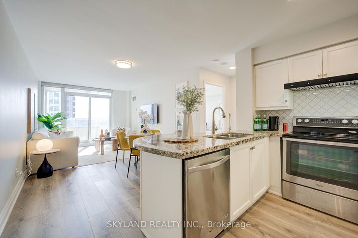 Photo 13 at 1511 - 8 Rean Drive, Bayview Village, Toronto