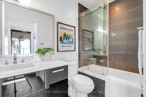 Photo 13 at 4002 - 224 King Street W, Waterfront Communities C1, Toronto