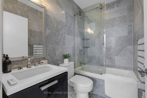 Photo 18 at 4002 - 224 King Street W, Waterfront Communities C1, Toronto