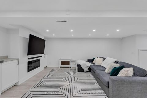 Photo 39 at 32 Almont Road, Clanton Park, Toronto