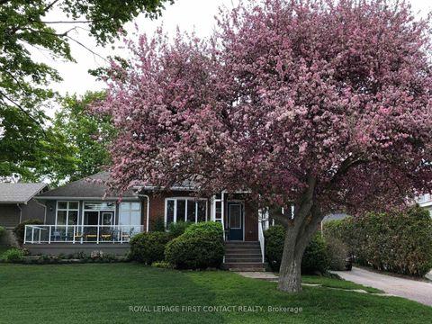 Photo 1 at 162 Kempenfelt Drive, North Shore, Barrie