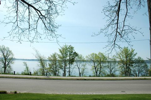 Photo 3 at 162 Kempenfelt Drive, North Shore, Barrie