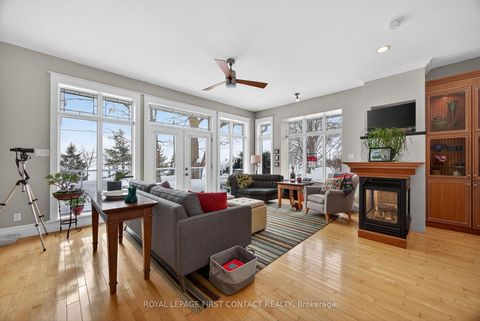 Photo 12 at 162 Kempenfelt Drive, North Shore, Barrie