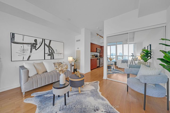 Photo 11 at 1003 - 2885 Bayview Avenue, Bayview Village, Toronto