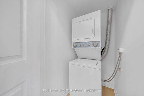 Photo 18 at 1003 - 2885 Bayview Avenue, Bayview Village, Toronto