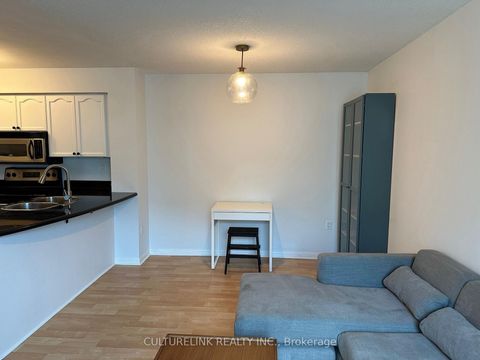 Photo 4 at PH08 - 109 Front Street E, Moss Park, Toronto