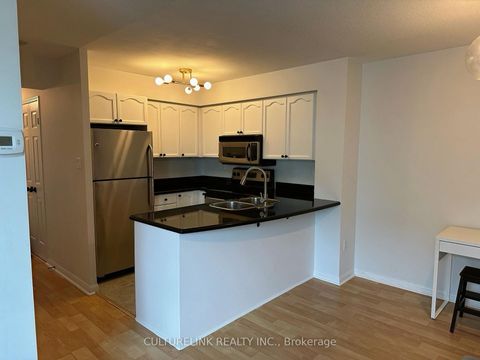 Photo 5 at PH08 - 109 Front Street E, Moss Park, Toronto