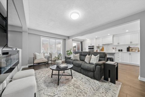 Photo 10 at 87 Madden Place, Bowmanville, Clarington