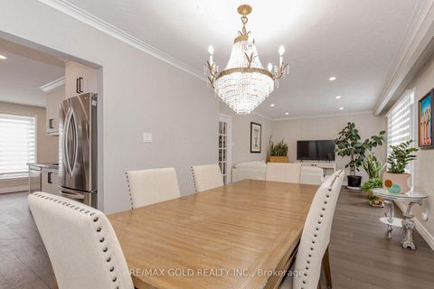 Photo 9 at 95 Fontainbleau Drive, Newtonbrook West, Toronto