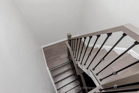 Photo 18 at 95 Fontainbleau Drive, Newtonbrook West, Toronto