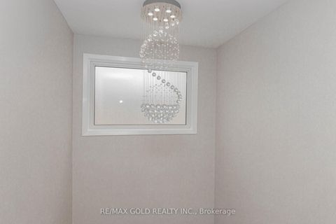 Photo 19 at 95 Fontainbleau Drive, Newtonbrook West, Toronto