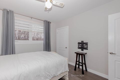Photo 26 at 95 Fontainbleau Drive, Newtonbrook West, Toronto