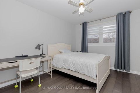 Photo 27 at 95 Fontainbleau Drive, Newtonbrook West, Toronto