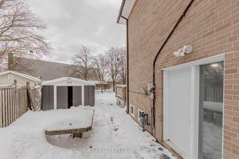 Photo 32 at 95 Fontainbleau Drive, Newtonbrook West, Toronto