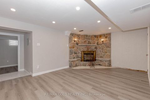 Photo 34 at 95 Fontainbleau Drive, Newtonbrook West, Toronto