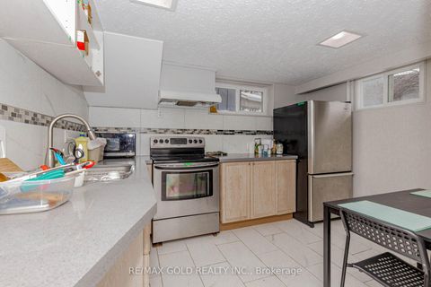 Photo 42 at 95 Fontainbleau Drive, Newtonbrook West, Toronto