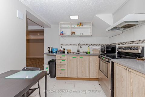 Photo 43 at 95 Fontainbleau Drive, Newtonbrook West, Toronto