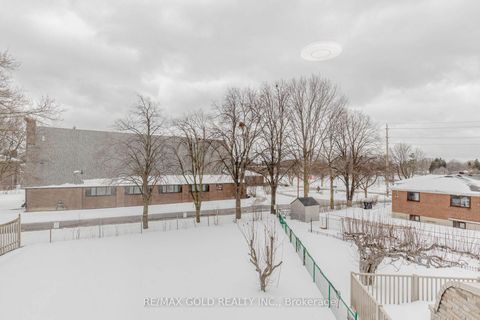 Photo 47 at 95 Fontainbleau Drive, Newtonbrook West, Toronto