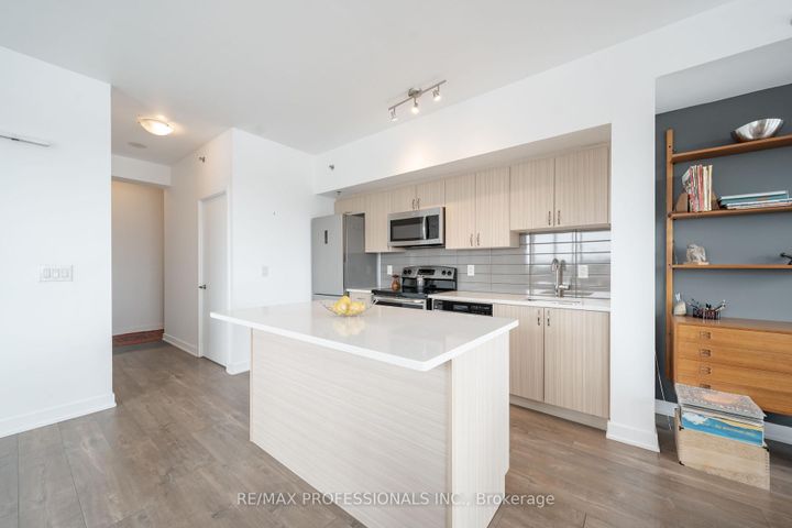 Photo 4 at 811 - 11 Superior Avenue, Mimico, Toronto