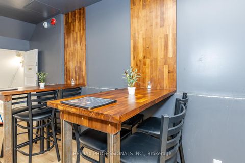 Photo 12 at 495 Bloor Street W, University, Toronto