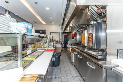 Photo 13 at 495 Bloor Street W, University, Toronto