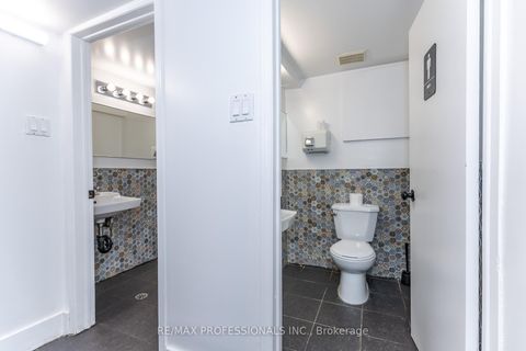 Photo 22 at 495 Bloor Street W, University, Toronto