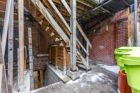 Photo 29 at 495 Bloor Street W, University, Toronto