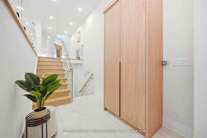 Photo 5 at 1228 Alexandra Avenue, Lakeview, Mississauga