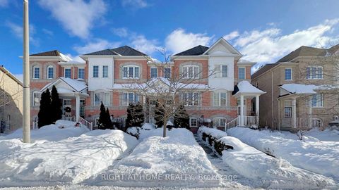 Photo 2 at 49 Wilkes Crescent, Birchmount, Toronto
