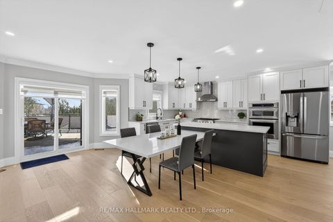 Photo 12 at 372 Crofters Road, Islington Woods, Vaughan