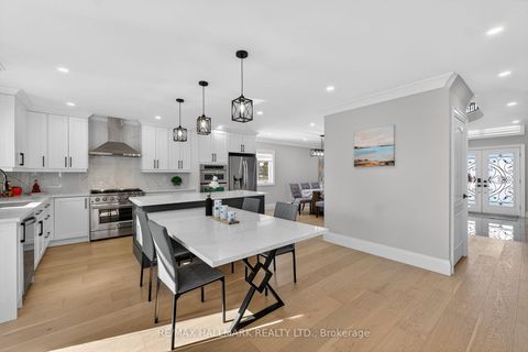 Photo 14 at 372 Crofters Road, Islington Woods, Vaughan