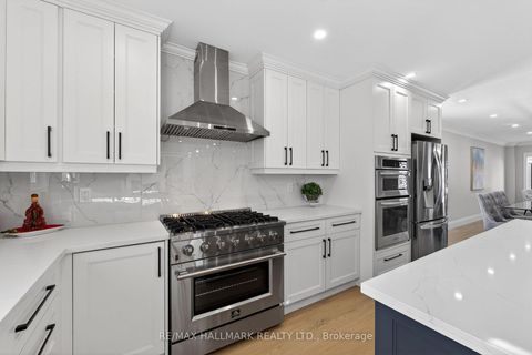 Photo 15 at 372 Crofters Road, Islington Woods, Vaughan