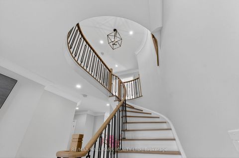 Photo 23 at 372 Crofters Road, Islington Woods, Vaughan